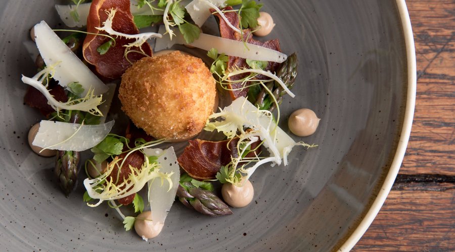 Asparagus and Crisp Hens Egg