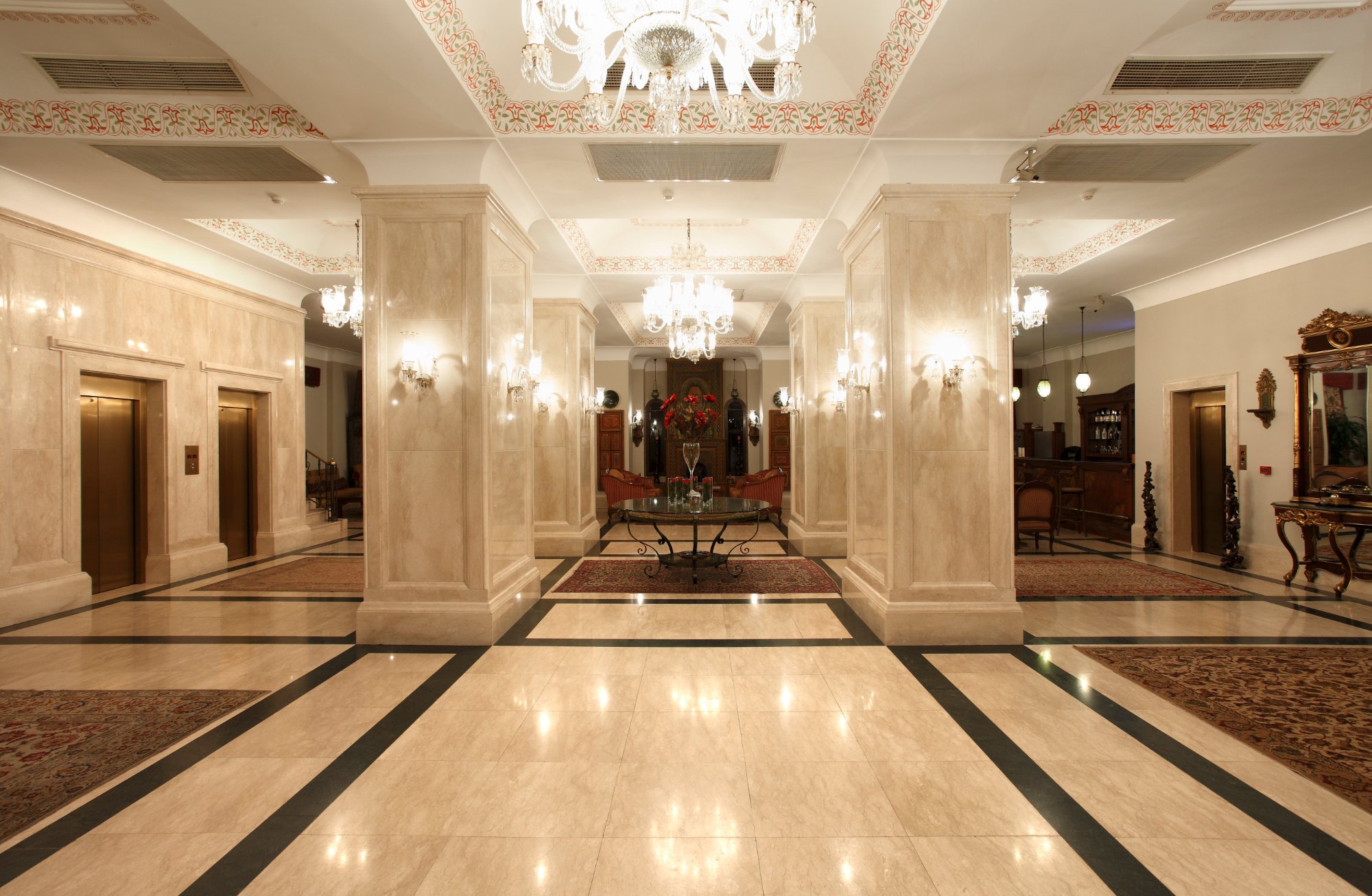 Hotel photo 1 of Sultanhan Hotel.