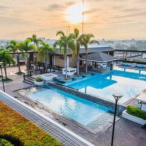 L' Fisher Hotel in Negros Island, image may contain: Pool, Water, Swimming Pool, Outdoors