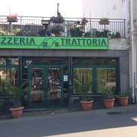 Entrada del local.