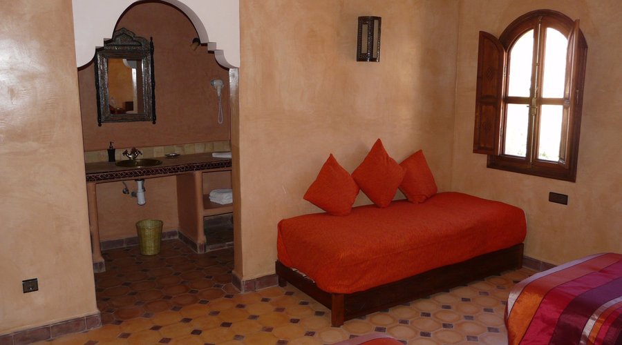 Chambre 1 Troisième lit et salle de bain