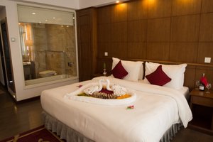 Room & Suite