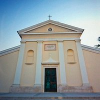 Facciata semplice e lineare !