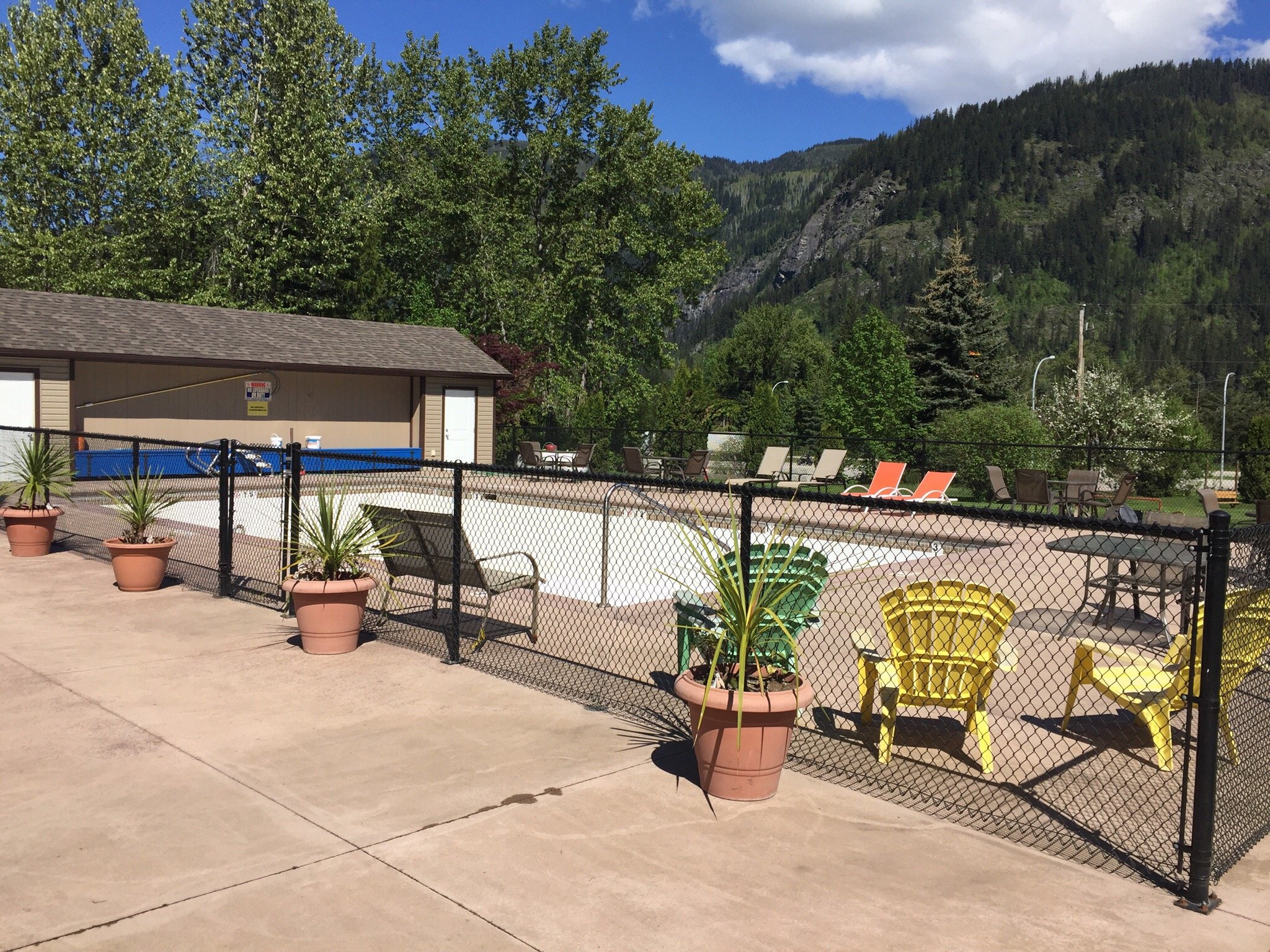 SICAMOUS RV & CABIN RESORT (Sicamous, Canada) - Foto's En Reviews ...