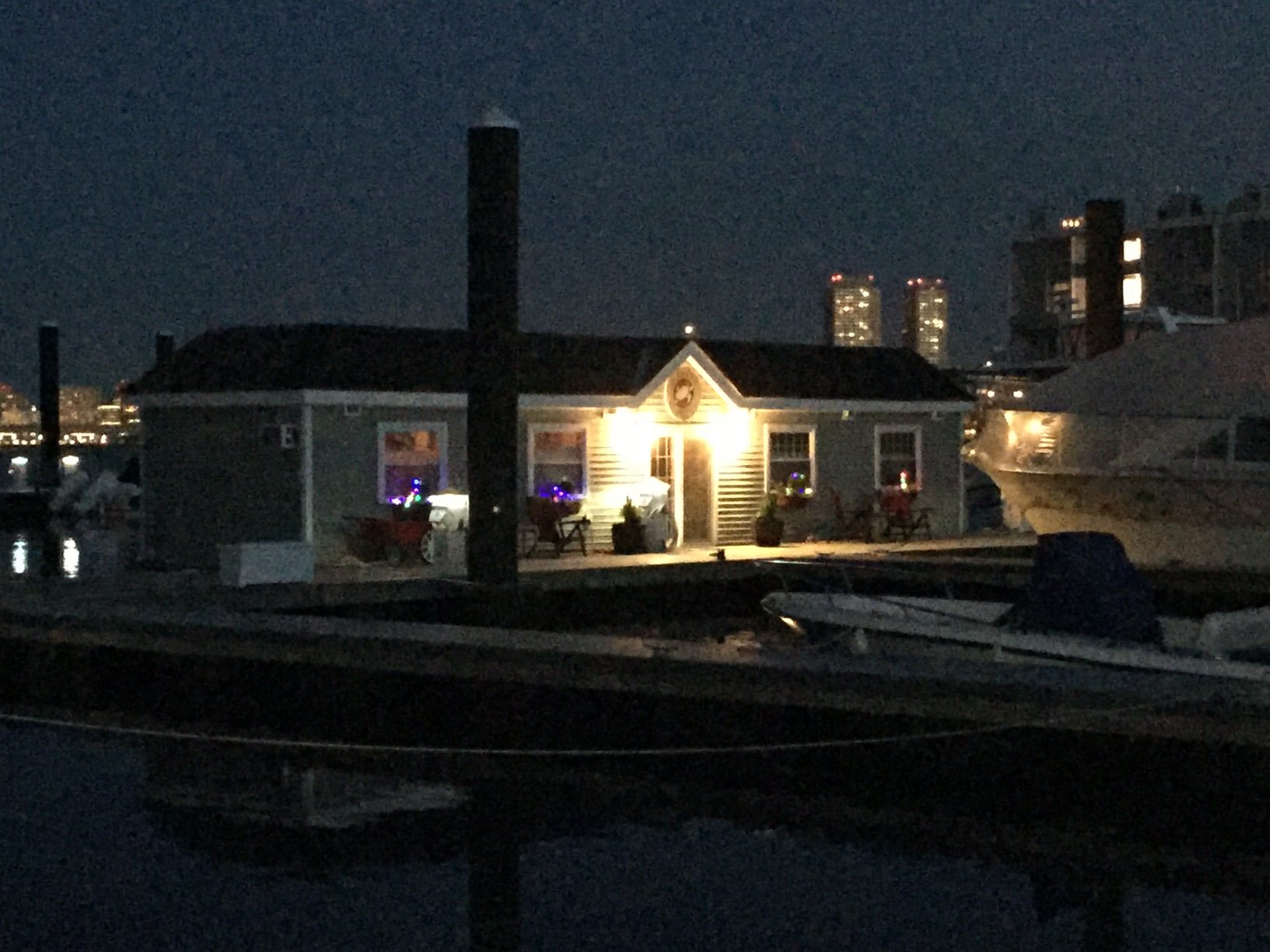 Hotel photo 22 of Green Turtle Floating Bed and Breakfast.