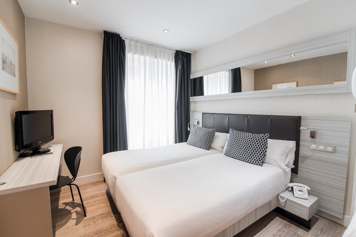 Petit Palace Puerta del Sol Rooms: Pictures & Reviews - Tripadvisor