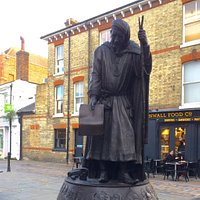 Statue of Geoffrey Chaucer