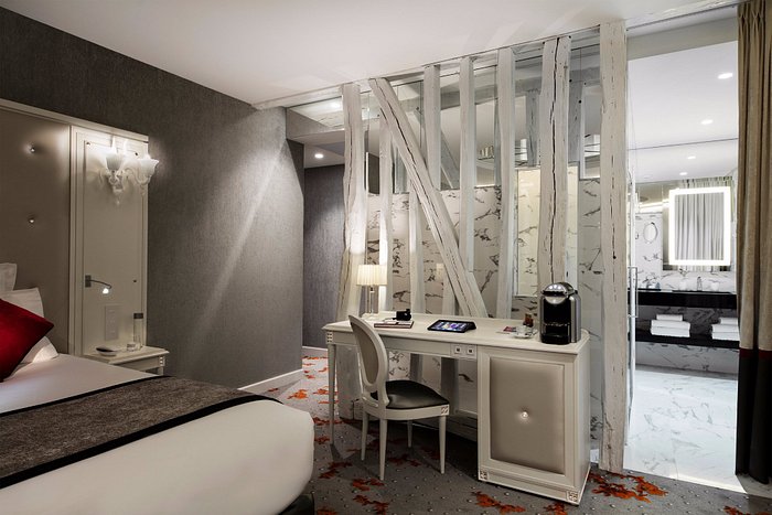 Maison Albar Hotels Le Diamond  Hotel with ceiling mirror Paris