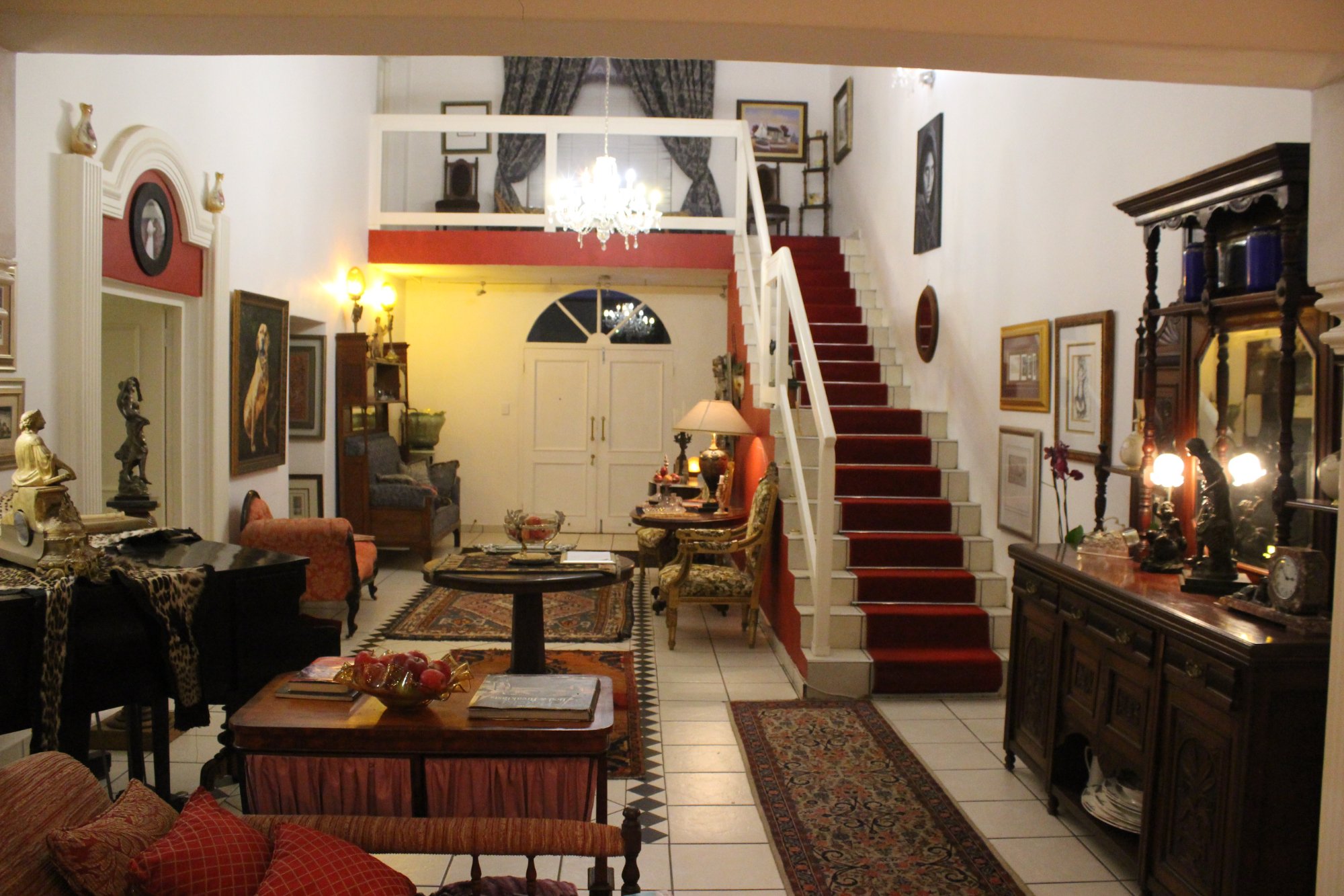Hotel photo 3 of Michael-Angelo Guest House.