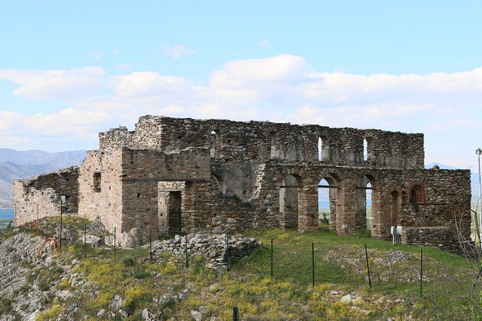 Wunderschön hergerichtete Ruine in Kastra oberhalb Servia Griechenland