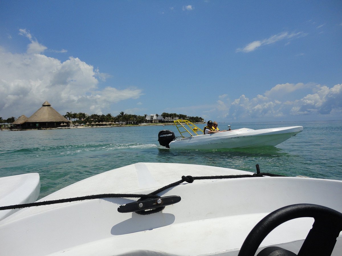 speed boat cancun