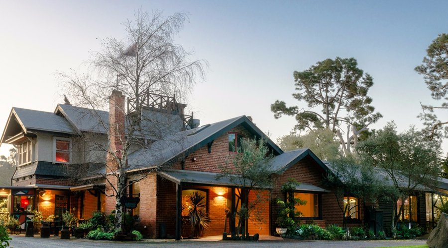 1920's Restored Farm House - Marty @ Oakdene Restaurant