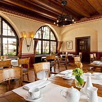 In der Landgrafenstube können Sie auch das reichhaltige Burgfrühstück vom Buffet genießen!