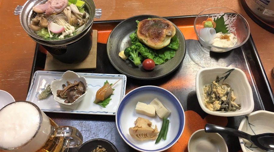 お部屋での食事ではありませんが、個室でゆっくり食べることができました。