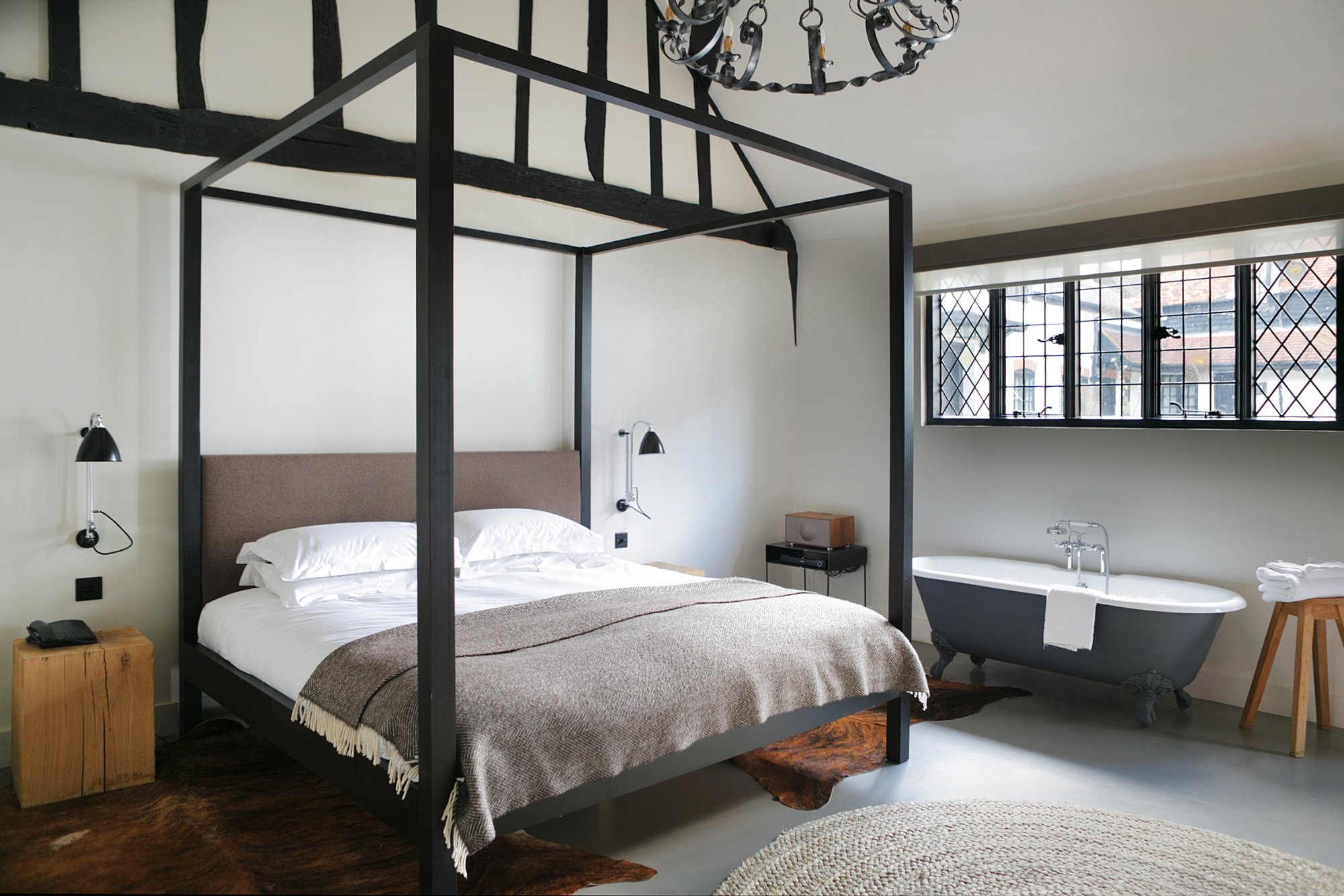 The Crown Hotel & Pub by null