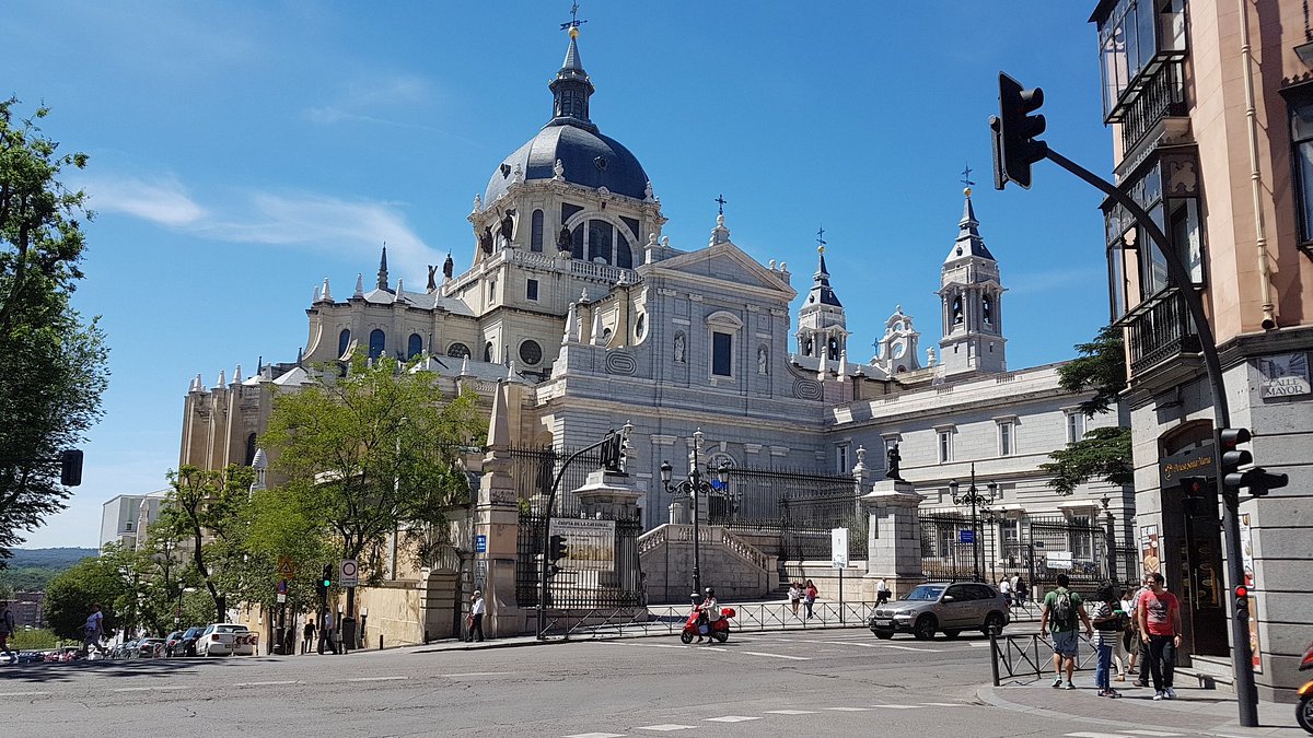 MadridManía ofrece historia y estupendos planes para descubrir y vivir  Madrid