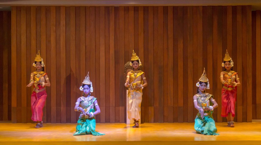Blessing Dance at Por Cuisine