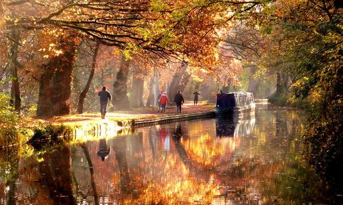 Private Narrowboat Adventure on Tranquil Inland Waterways from Middlewich