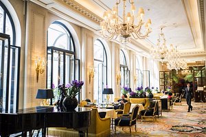 Four Seasons Hotel George V from $63. Paris Hotel Deals & Reviews