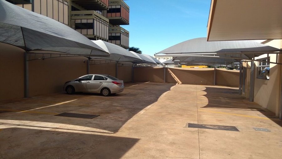 estacionamento coberto