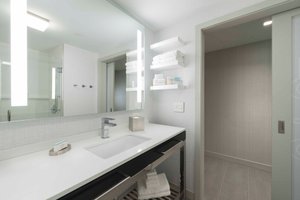 Room & Suite