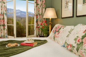 Room & Suite
