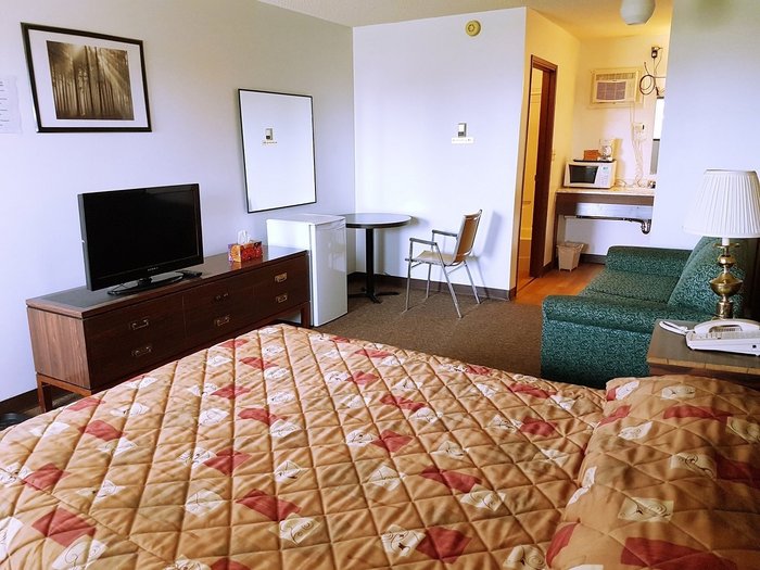 Elk Point Motel & RV Park Rooms: Pictures & Reviews Elk Point Motel & RV Park Rooms: Pictures & Reviews - Tripadvisor
