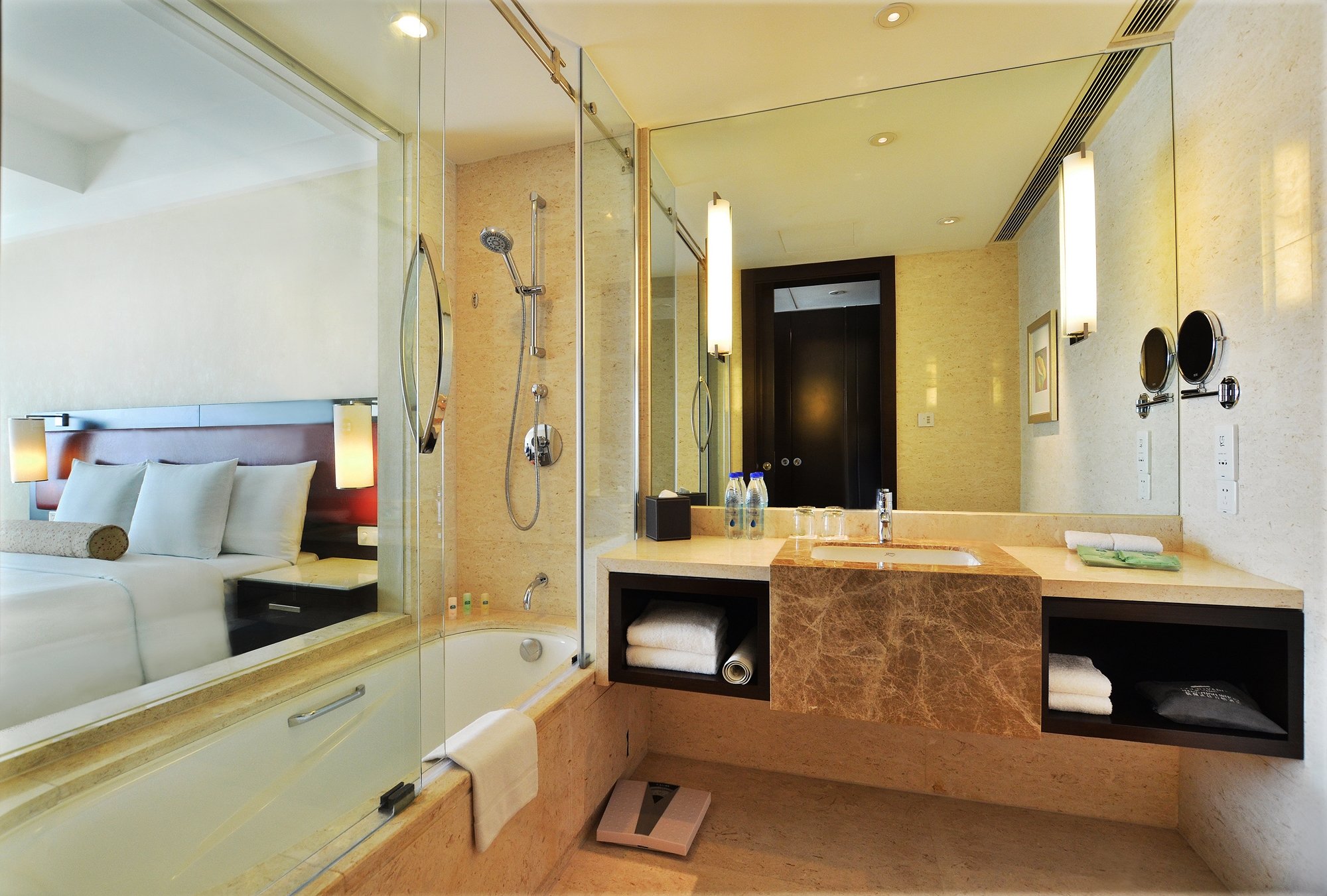 Hotel photo 15 of Courtyard Hangzhou Wulin.