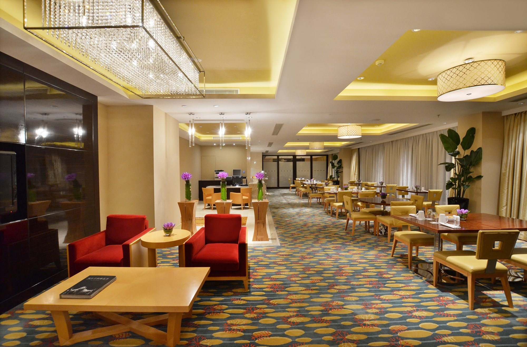 Hotel photo 3 of Courtyard Hangzhou Wulin.