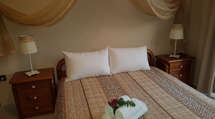 Room 4 - Studio with One Double Bed