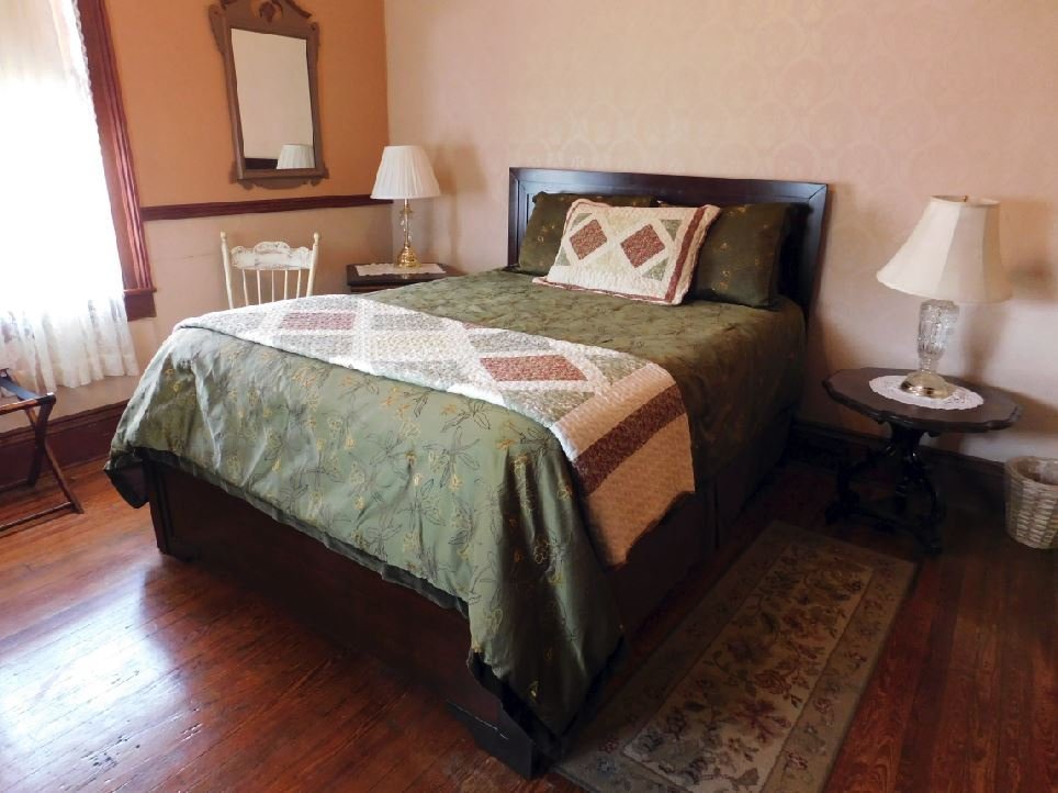 Pensacola Victorian Bed And Breakfast Rooms: Pictures & Reviews ...