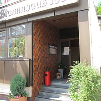Eingang Gasthaus und Kegelbahn