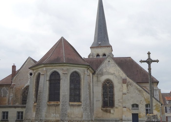 Vue sur le chevet de l'église de Jouarre