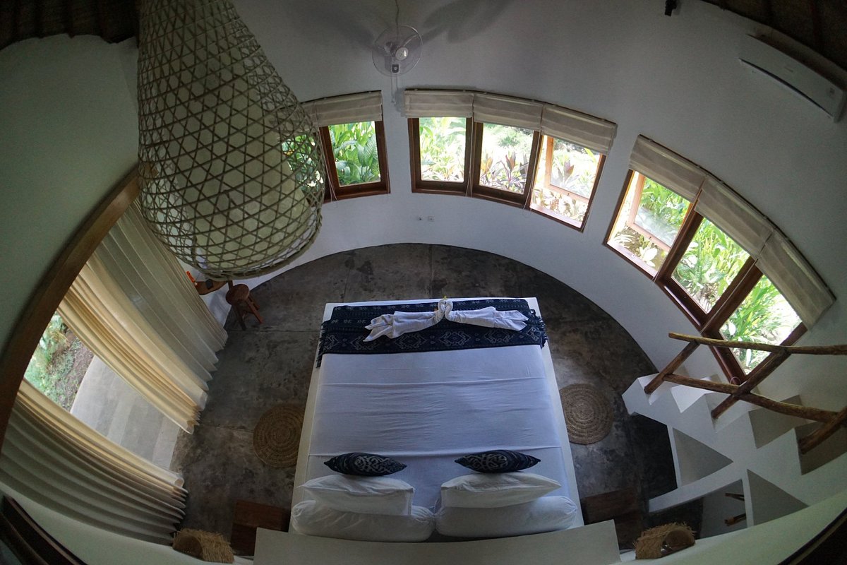 Mana Retreat Lombok  Accommodation, yoga, spa, restaurant, cinema