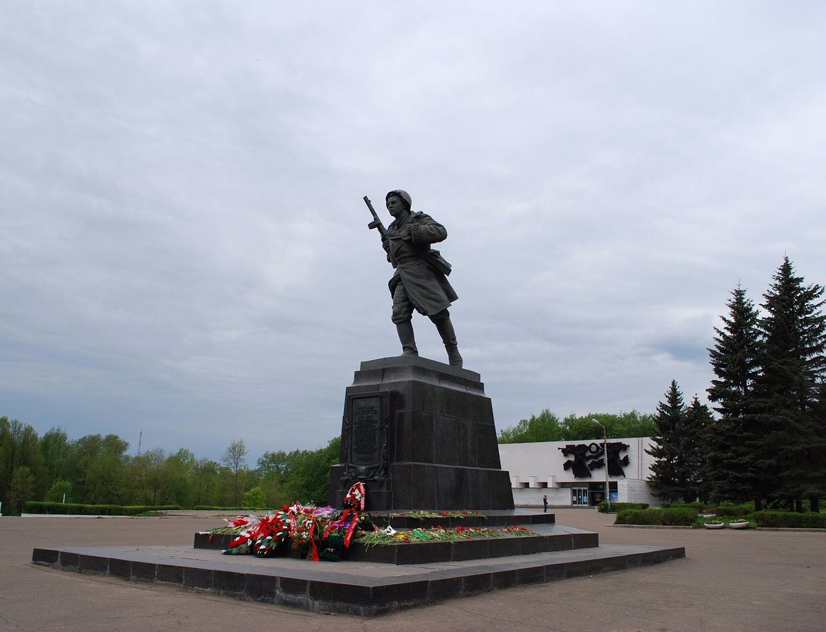 Памятник Александру Матросову, Великие Луки: лучшие советы перед посещением  - Tripadvisor