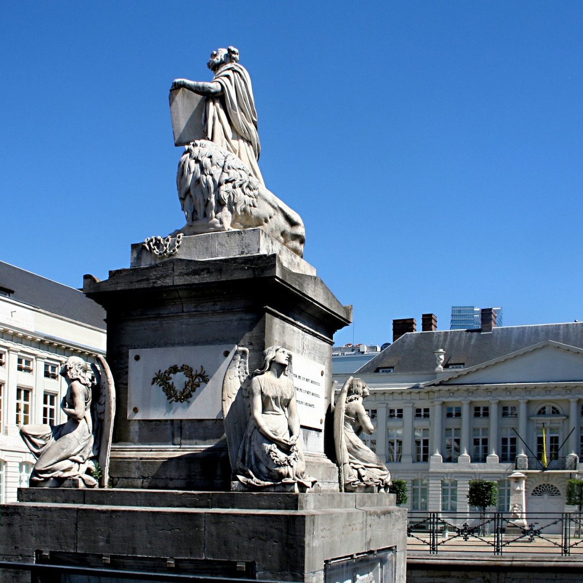 PLACE DES MARTYRS (Bruselas) - Qué SABER antes de ir (2024)