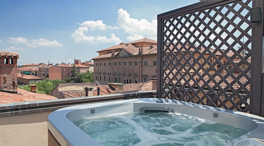 Summer Jacuzzi 
