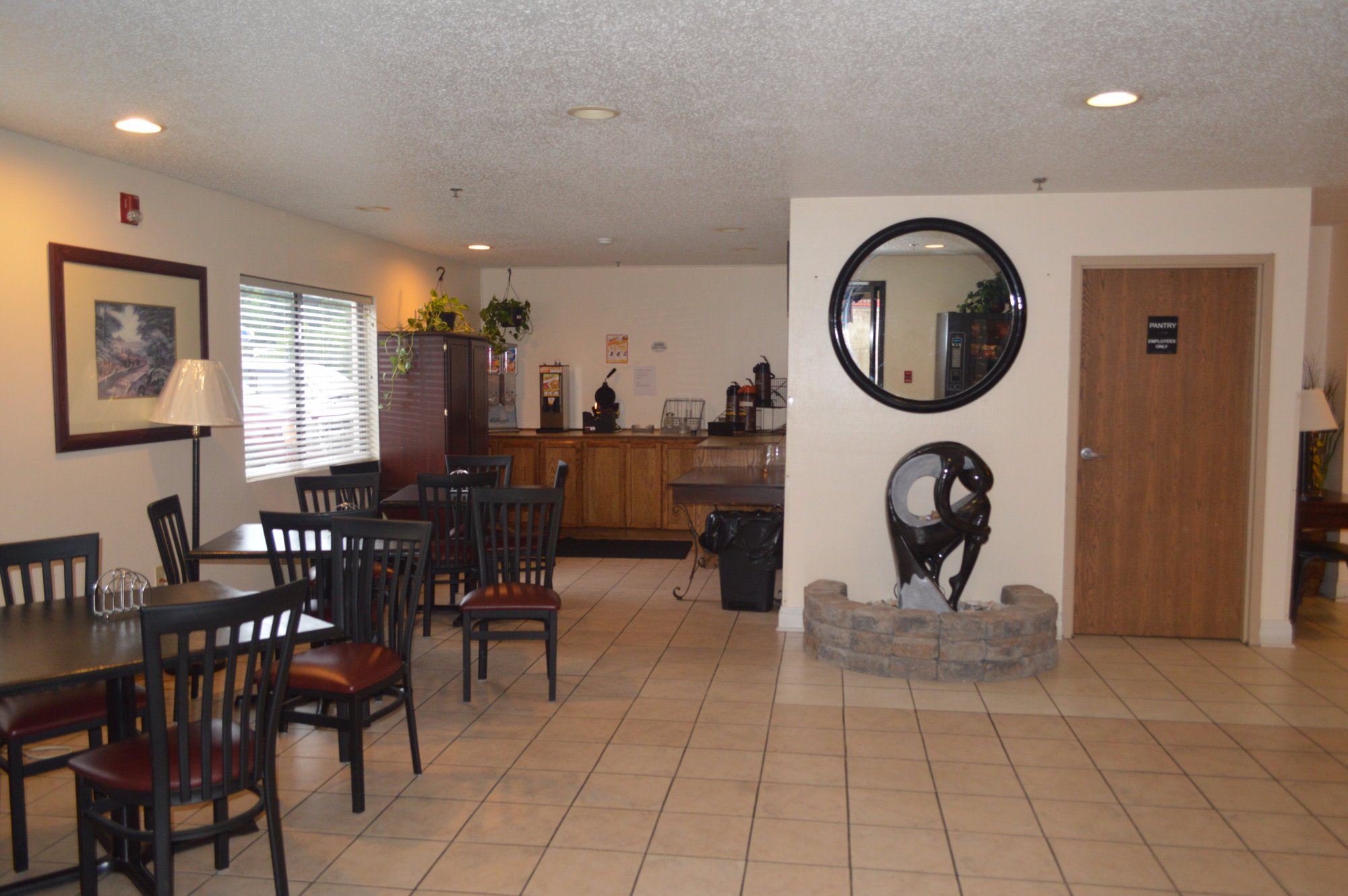 Hotel photo 79 of American Elite Inn Hazard.