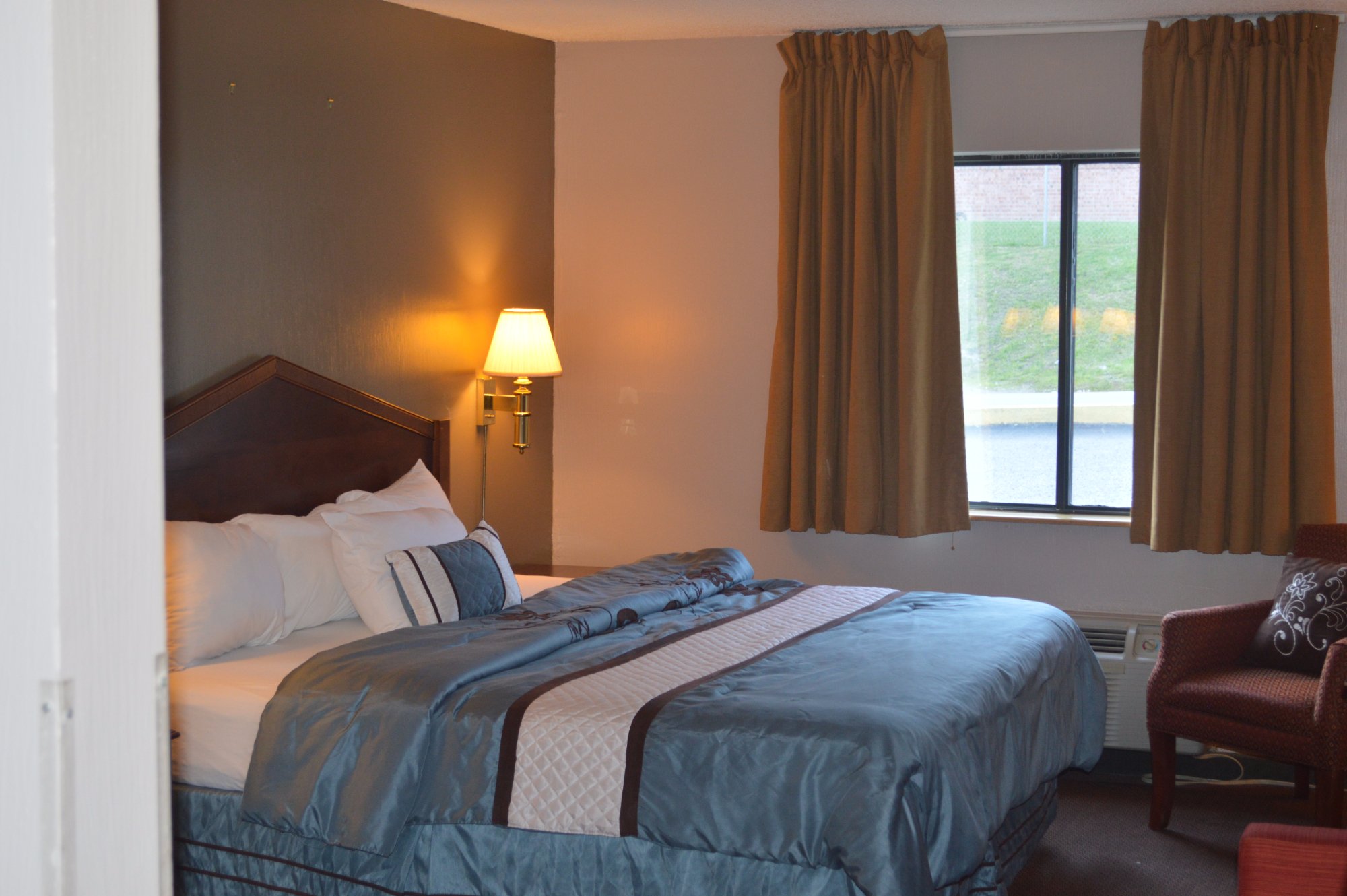 Hotel photo 97 of American Elite Inn Hazard.