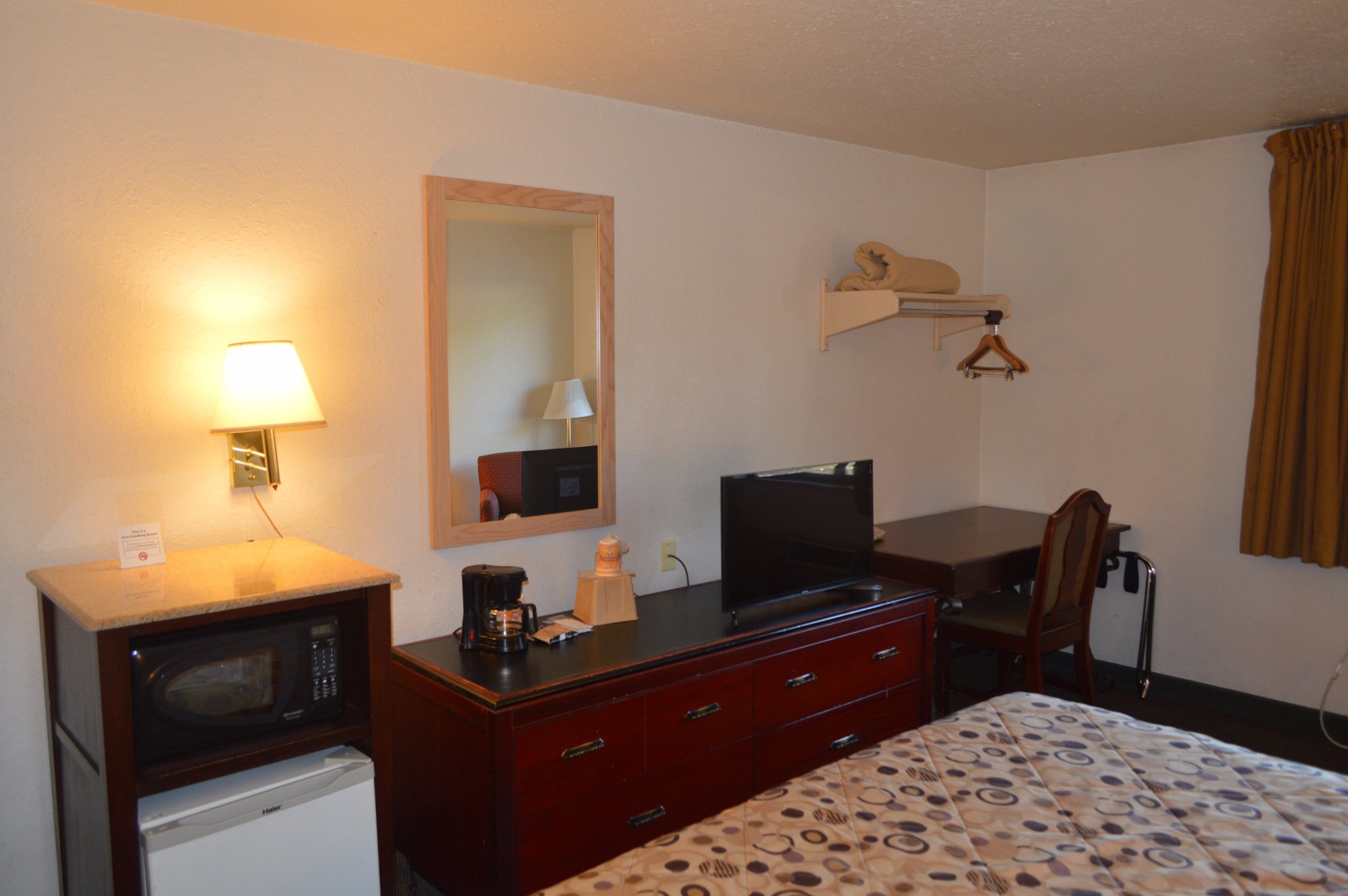 Hotel photo 30 of American Elite Inn Hazard.