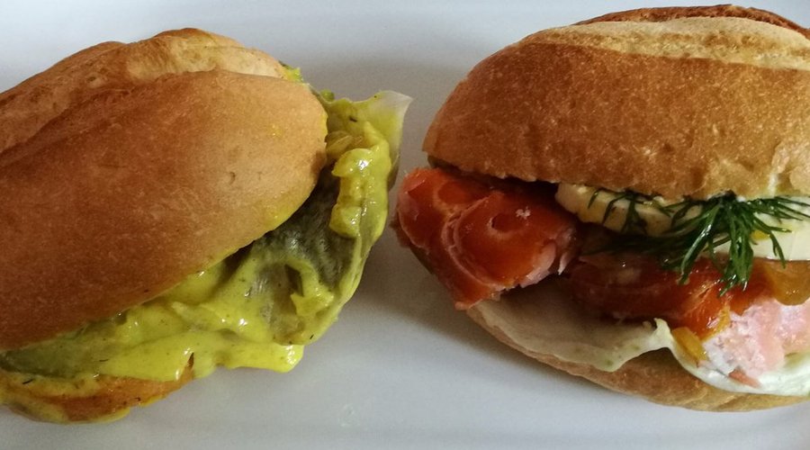 Curry-Creme Matjes und Schilkseer Spezial mit Salmon, Feta und Pfirsich