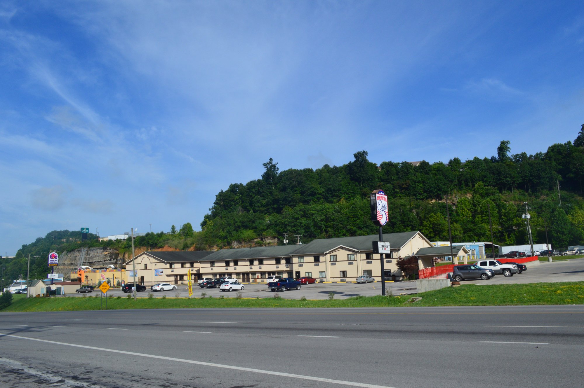Hotel photo 95 of American Elite Inn Hazard.