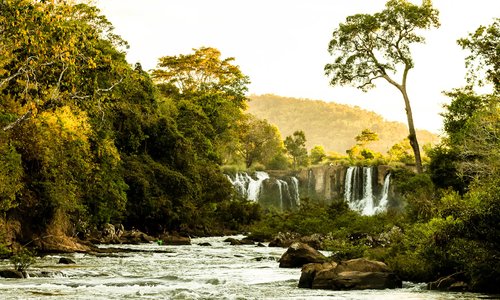 Tad Lo waterfall