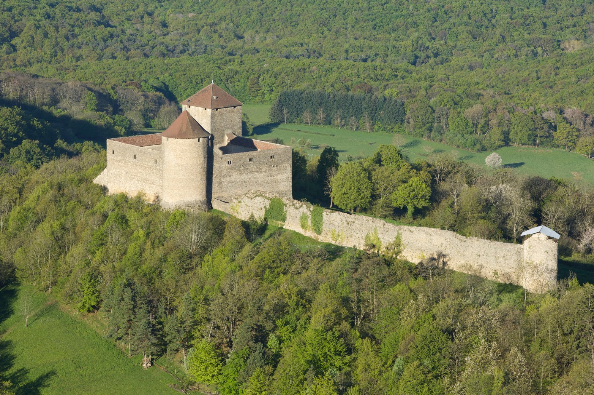 Monument Aux Morts D’Ambérieu En Bugey (Amberieu-en-Bugey) - All You ...