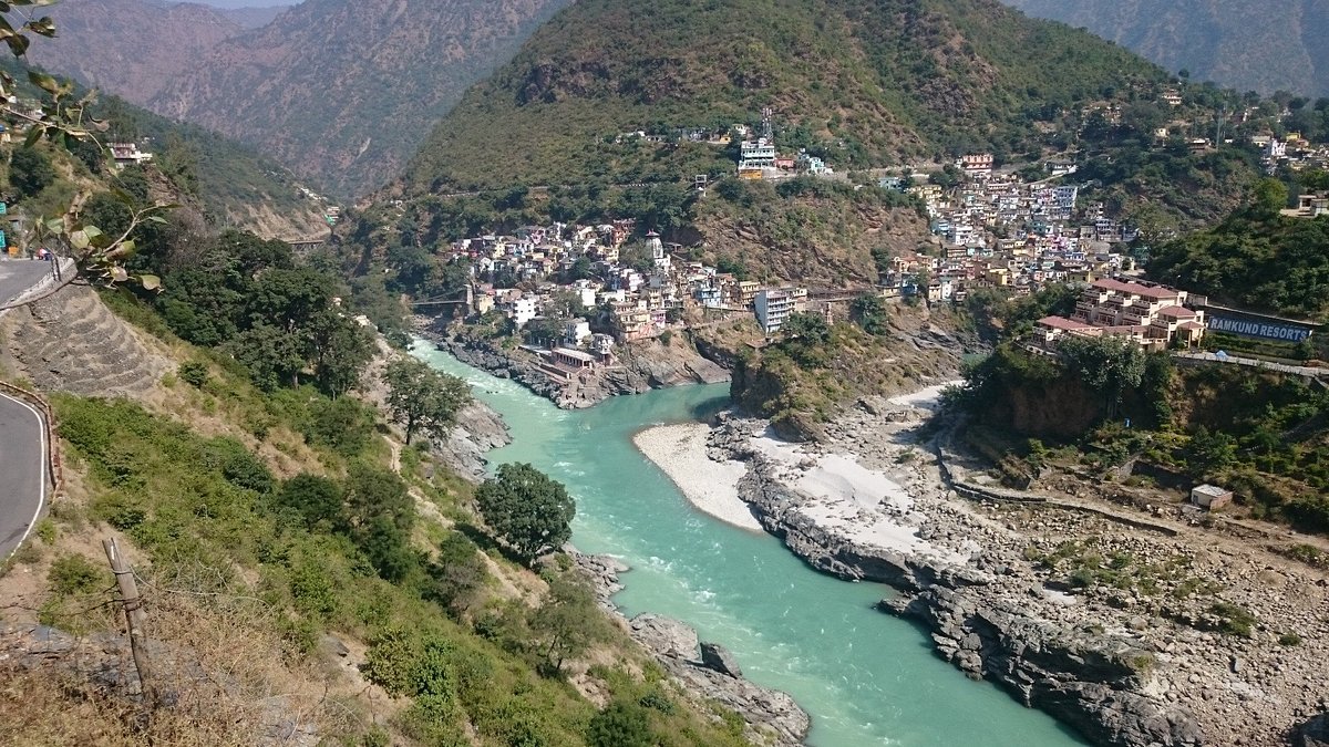 Devprayag: Unveiling the Mystical Confluence of Rivers Devprayag: Unveiling the Mystical Confluence of Rivers