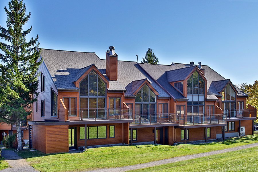CHALETS MONT SAINTE-ANNE (Beaupre, Canada) - foto's en reviews ...