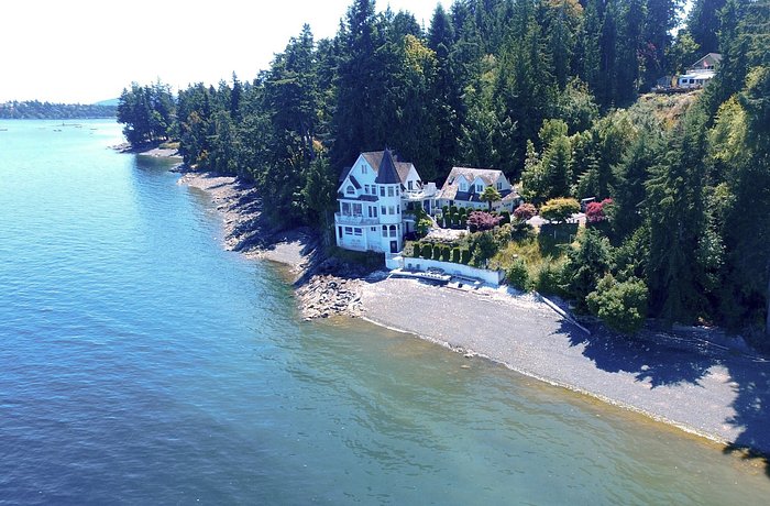 Arcady Vancouver Island Escapes: Unveil Serenity