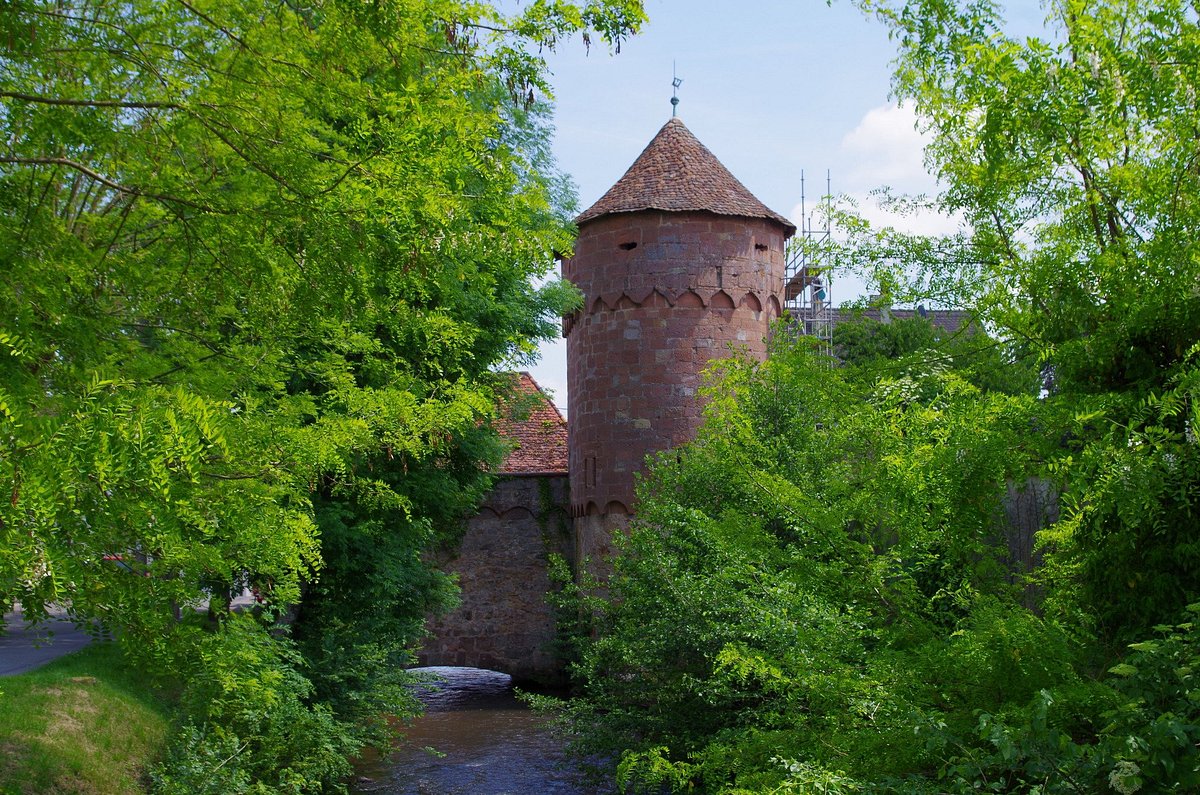 Wissembourg  Avec Vestiaire des Remparts. Des sur-blouses pour l'hôpital