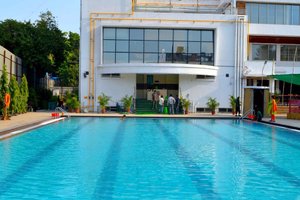 Pool & Beach