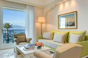 Room & Suite